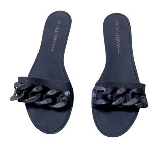 Black slides with chain detail